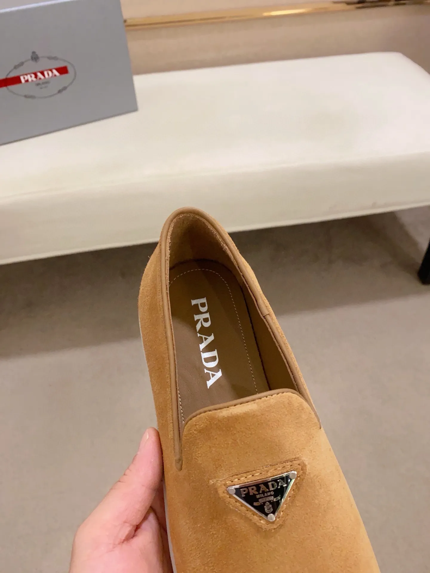 Men's shoes 💰 580💰 ✔️✔️✔️High-quality new PRADA counters are launched at the same time. The new men's shoes and 😘fabrics are selected from high-silk bald cowhide and are made by pure handicrafts. Lining: Full cowhide lining. 👍🏿 High-end ☄️ air-cushion molded anti-slip rubber outsole, exquisite lines, simple and elegant, comfortable and high-end for leisure travel. Code number: 38 to 44 (45 can be customized)
